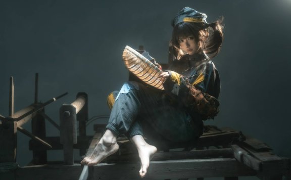 蠢沫沫一篮微光COS:少女小乞丐的清冷感与倔强故事感拉满