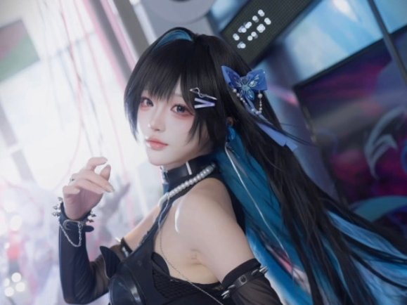 神级还原！小南宫zzZ赛琳娜cos：破碎感与重金属的视听交响